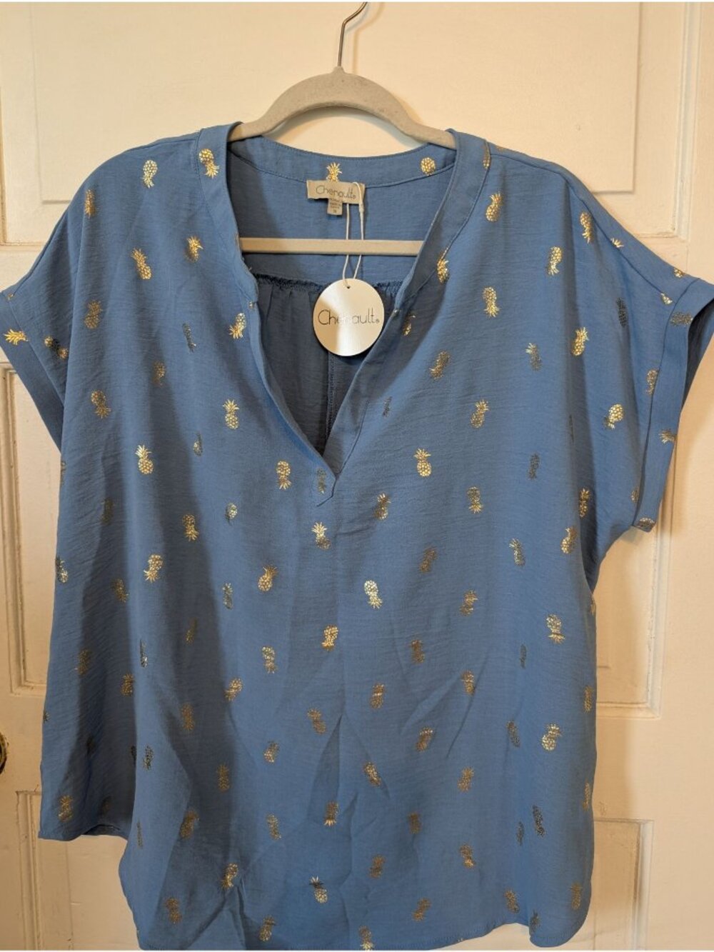 NWT Blue Short-sleeve Women's Blouse Size 1X V-neck Gold Pineapple Design